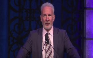 peter schiff at noic 2018.jpg  1200x800 q85 crop subsampling 2 300x188 - اخبار شنبه مورخ 98/4/15